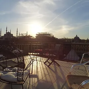 3* Hotel Berk - Grandma's House